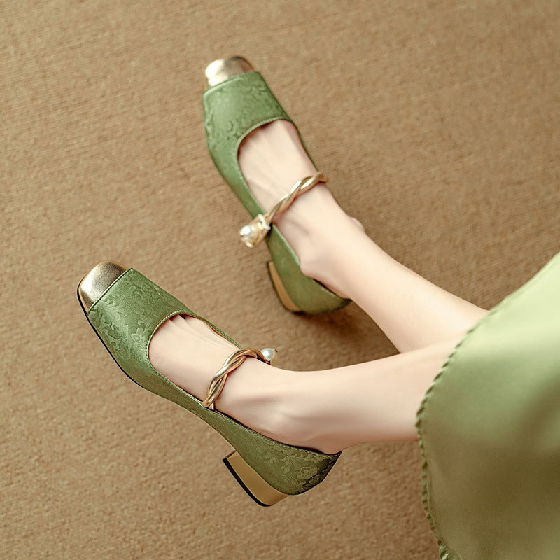 Women's Retro Plus-Size Chunky-Heel Pumps